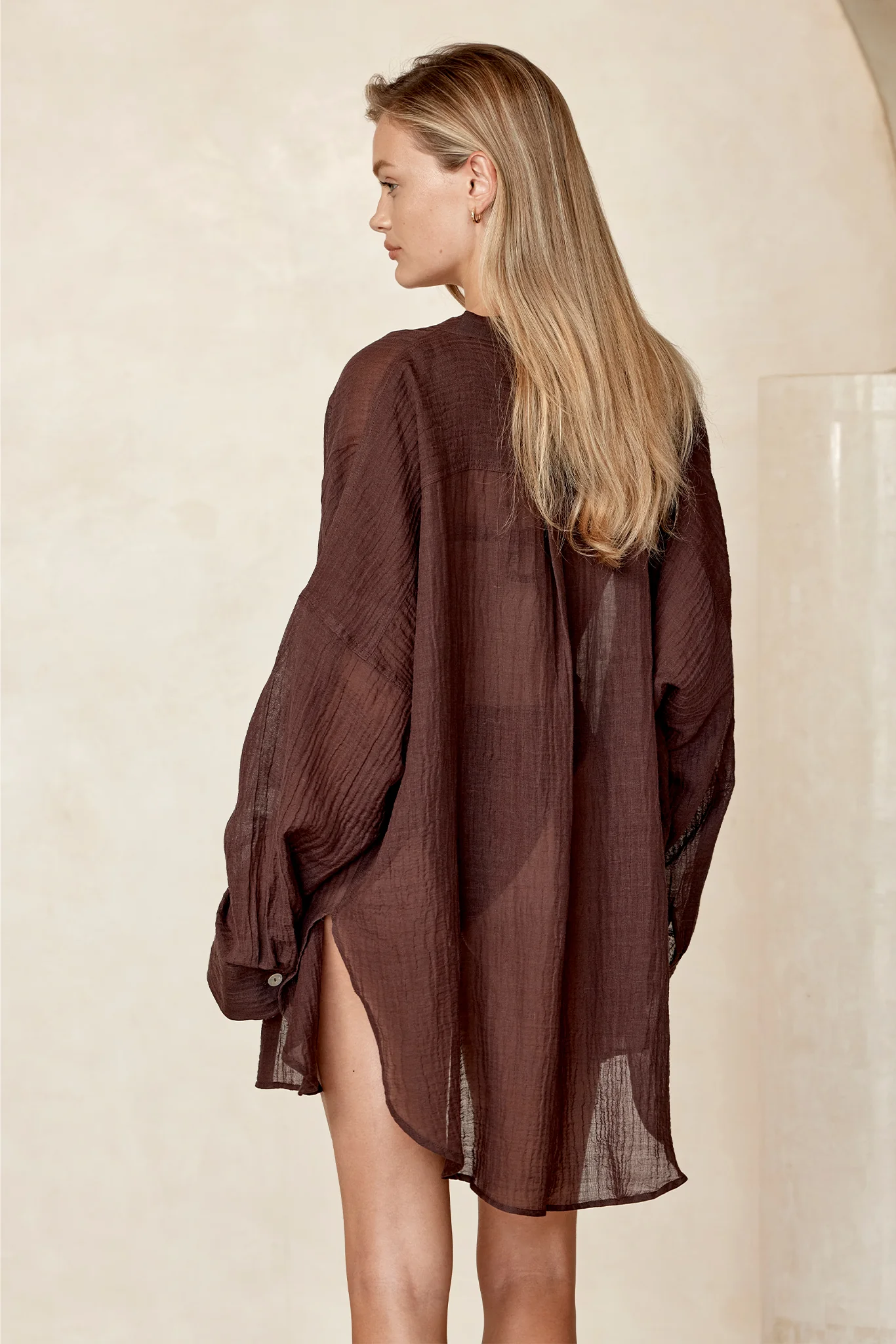 4491-barcelona-tunic-espresso-crinkle-linen-4.webp Barcelona Tunic - Espresso Crinkle Linen