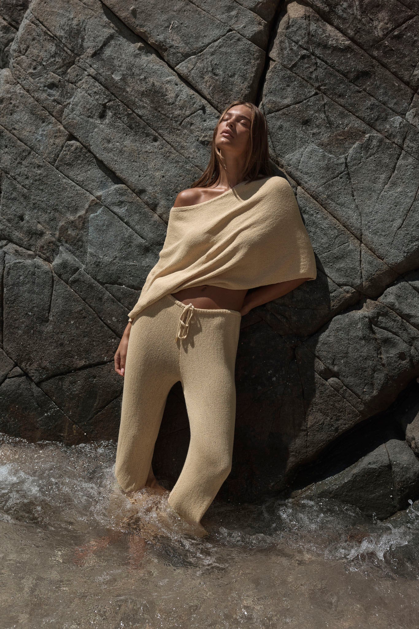 Dominica Poncho Open Knit - Raffia